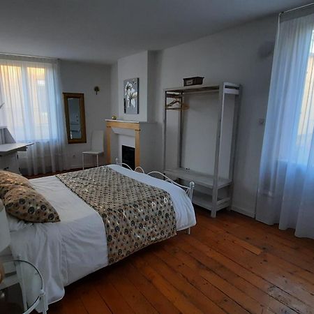 Domaine De La Fee-Licite Hotell Jullié Exteriör bild